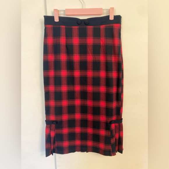 Voodoo Vixen Dresses & Skirts - Voodoo Vixen pencil skirt. Red & navy plaid. Pinup. Size L.